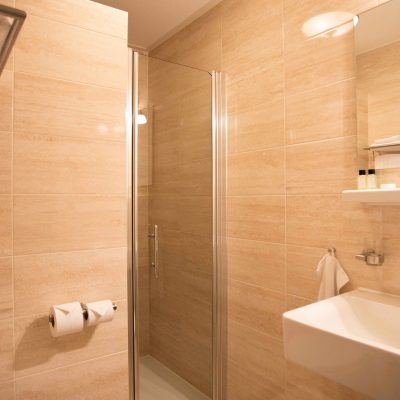 S-kamer-larix-badkamer